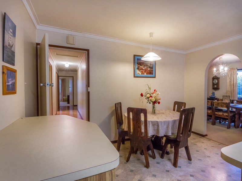 2 Albatross Pass, Willetton WA 6155