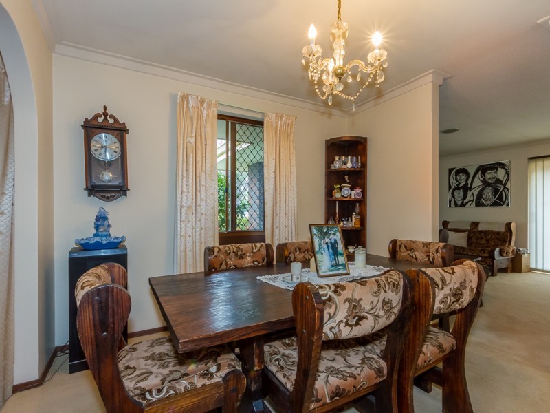 2 Albatross Pass, Willetton WA 6155