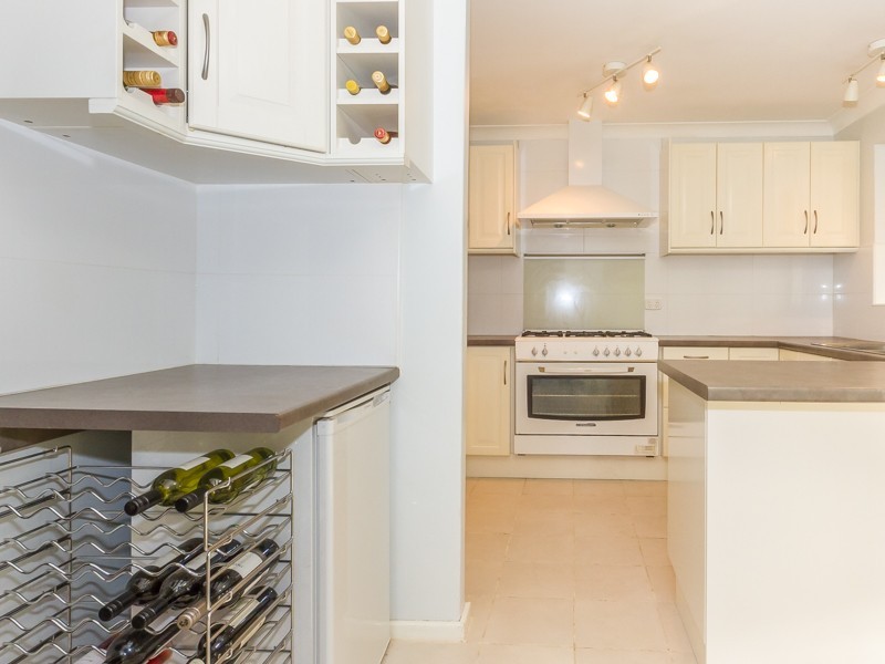 1A Hogarth Way, Bateman WA 6150