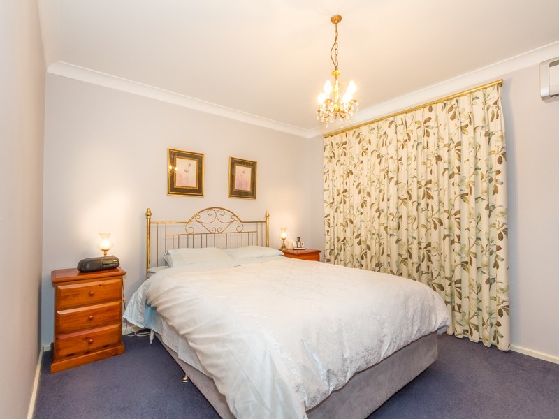 1A Hogarth Way, Bateman WA 6150