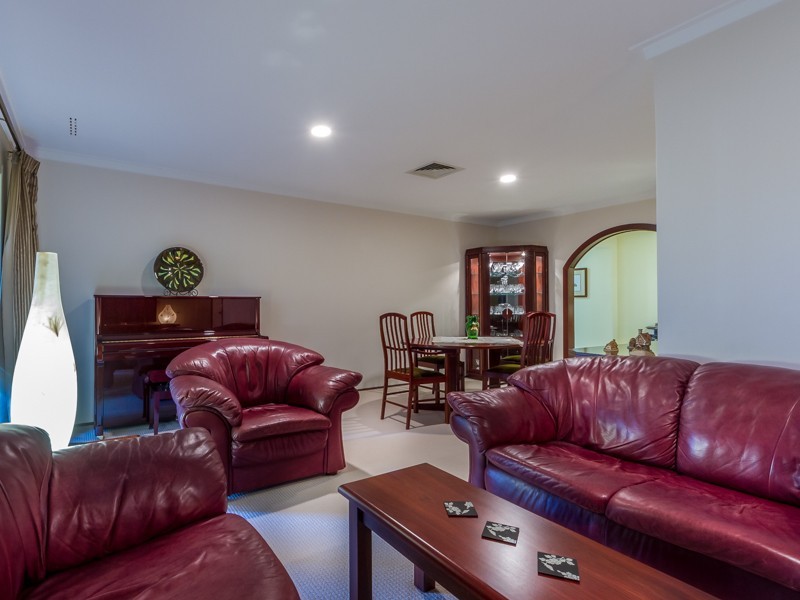 43 Wheatley Drive, Bull Creek WA 6149