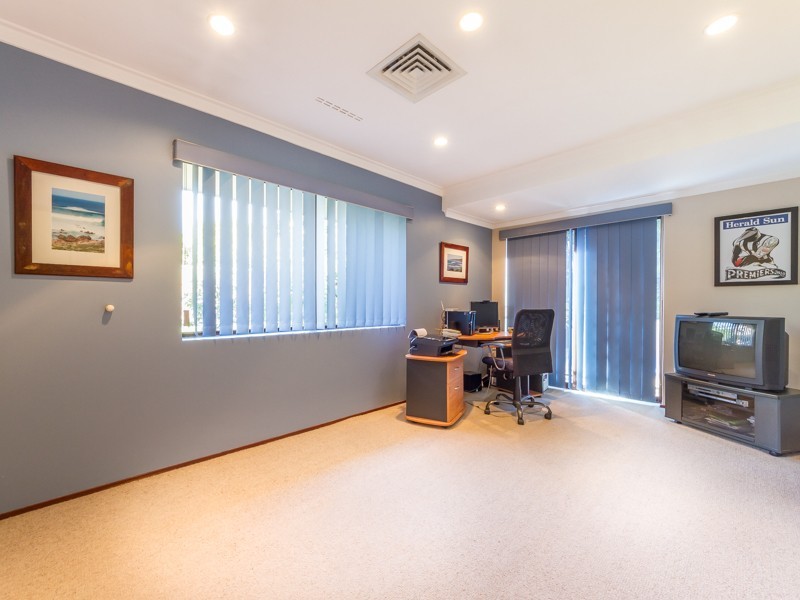 43 Wheatley Drive, Bull Creek WA 6149