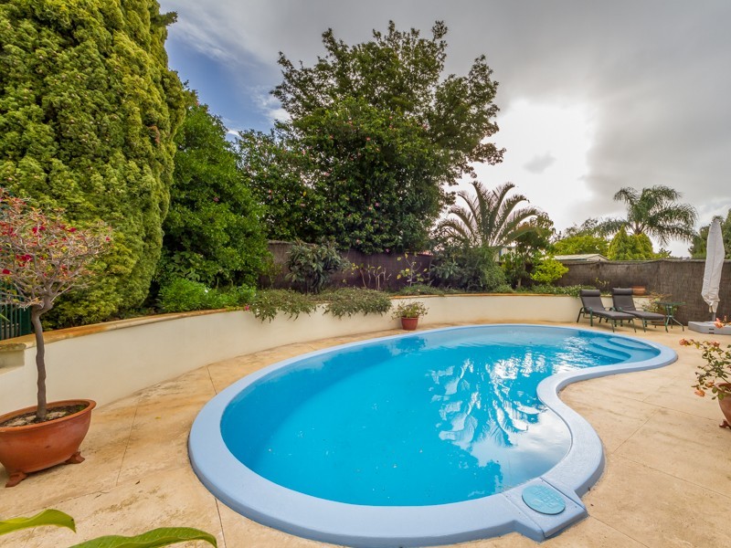 43 Wheatley Drive, Bull Creek WA 6149