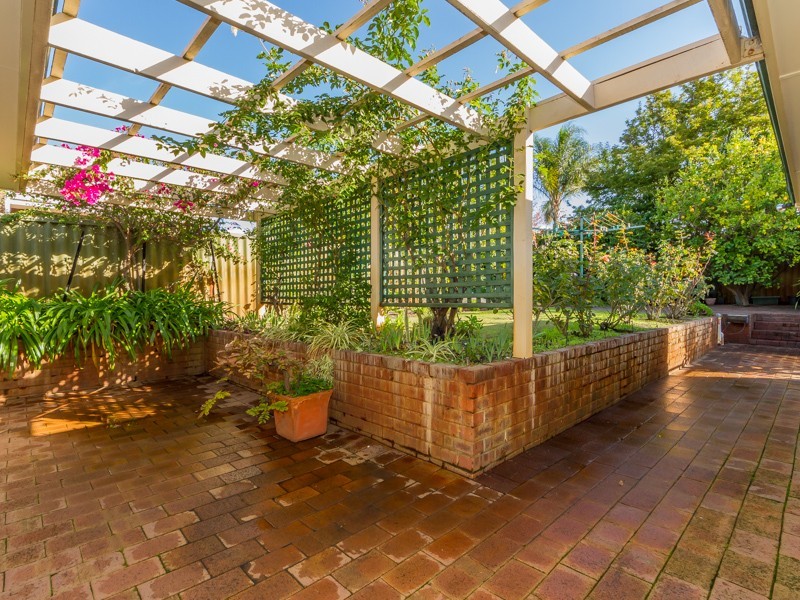 43 Wheatley Drive, Bull Creek WA 6149