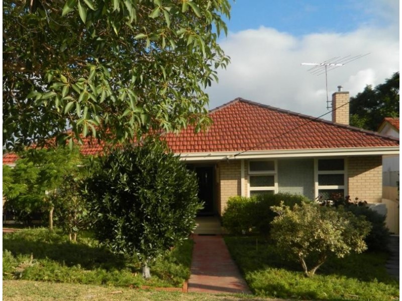 9 Cooke Street, Hilton WA 6163