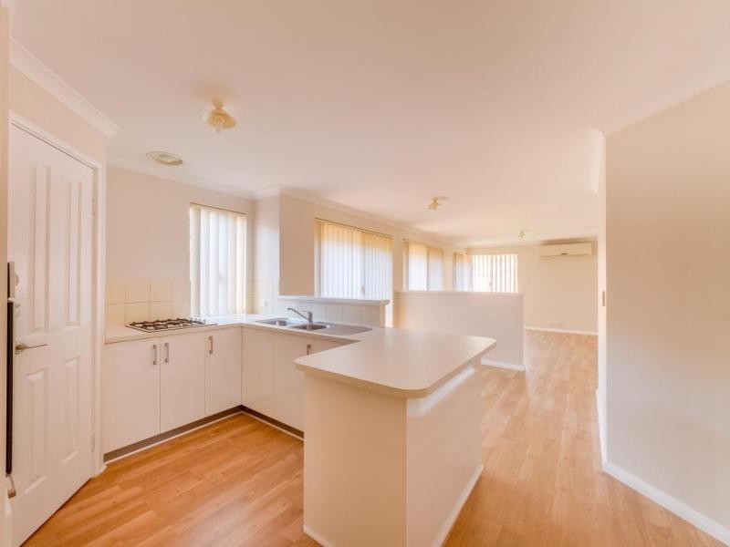 8A Sarah Close, Canning Vale WA 6155