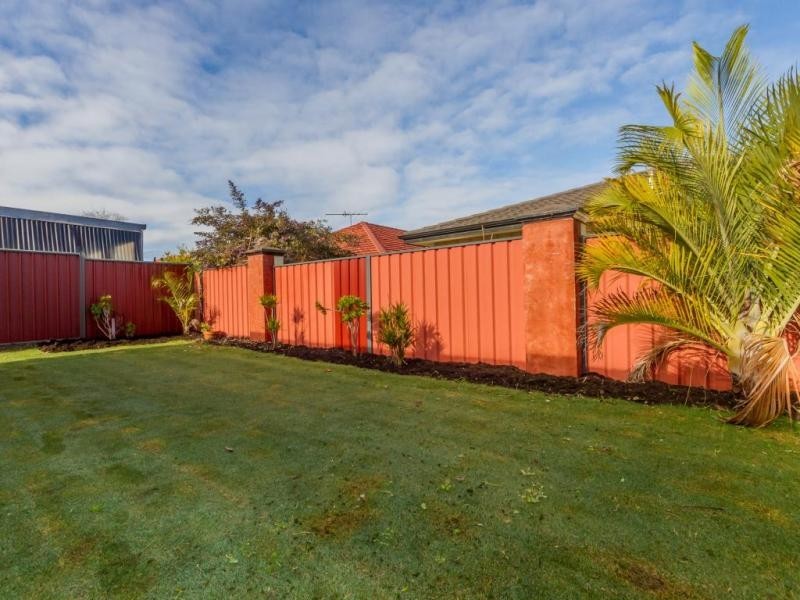 8A Sarah Close, Canning Vale WA 6155