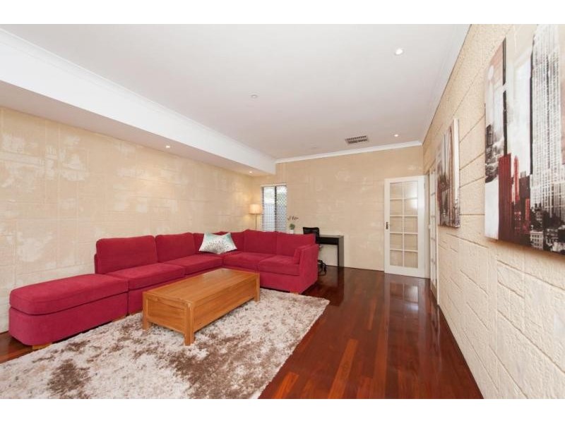 12 Marsengo Road, Bateman WA 6150