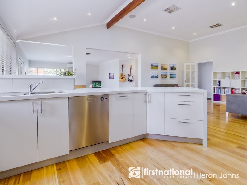 23 Sanderson Road, Bull Creek WA 6149