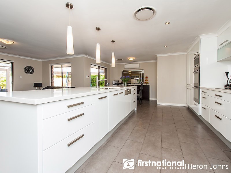 9 Kershaw Gardens, Leeming WA 6149