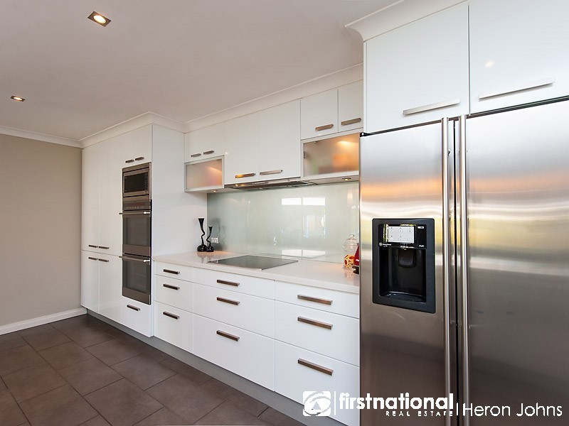 9 Kershaw Gardens, Leeming WA 6149