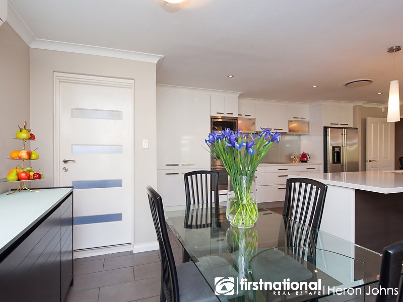 9 Kershaw Gardens, Leeming WA 6149