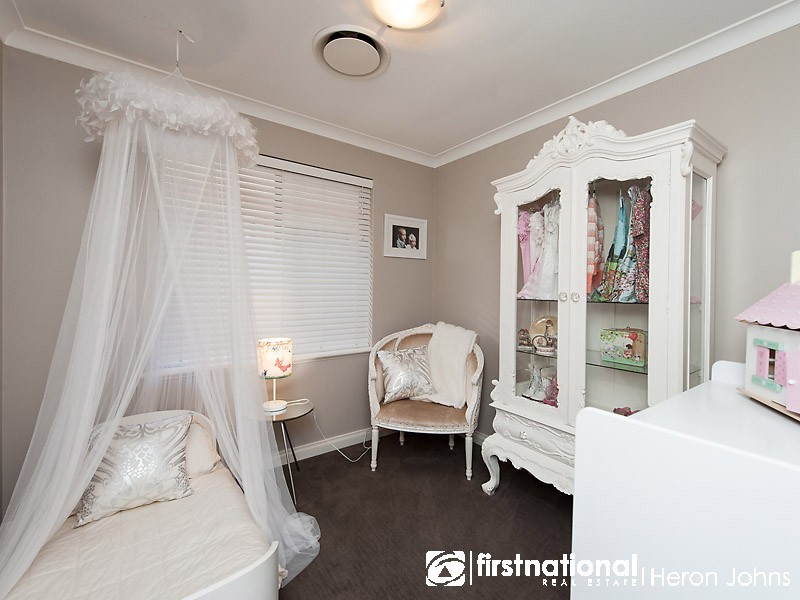 9 Kershaw Gardens, Leeming WA 6149