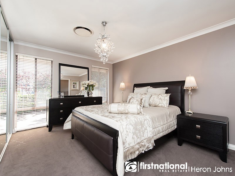 9 Kershaw Gardens, Leeming WA 6149