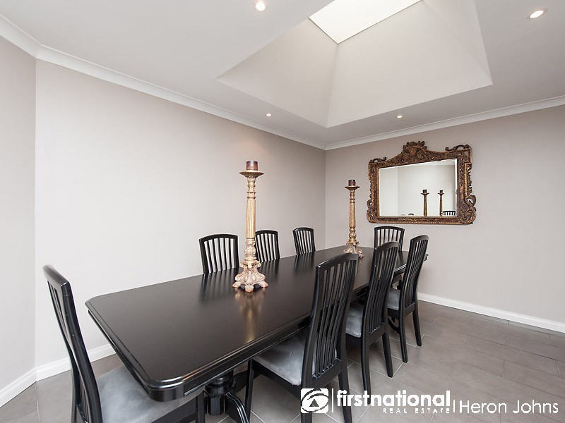 9 Kershaw Gardens, Leeming WA 6149