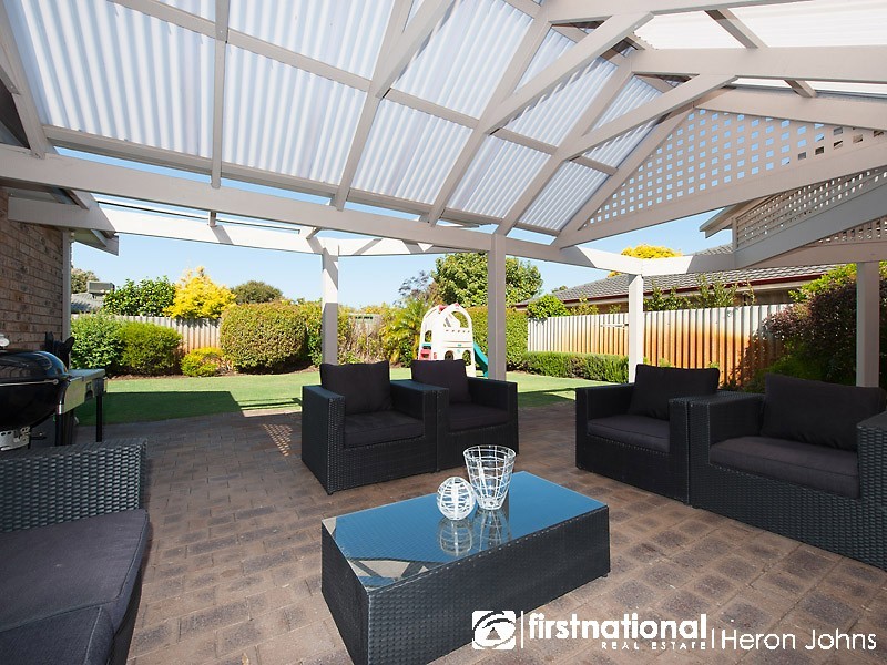 9 Kershaw Gardens, Leeming WA 6149