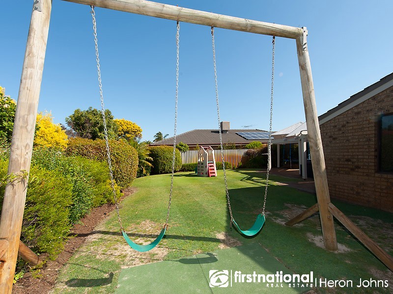 9 Kershaw Gardens, Leeming WA 6149