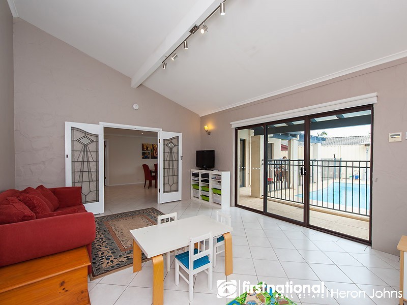 8 Piper Place, Bateman WA 6150