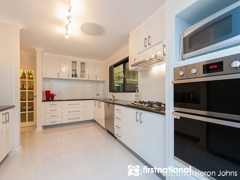 2 Arrowgrass Road, Canning Vale WA 6155