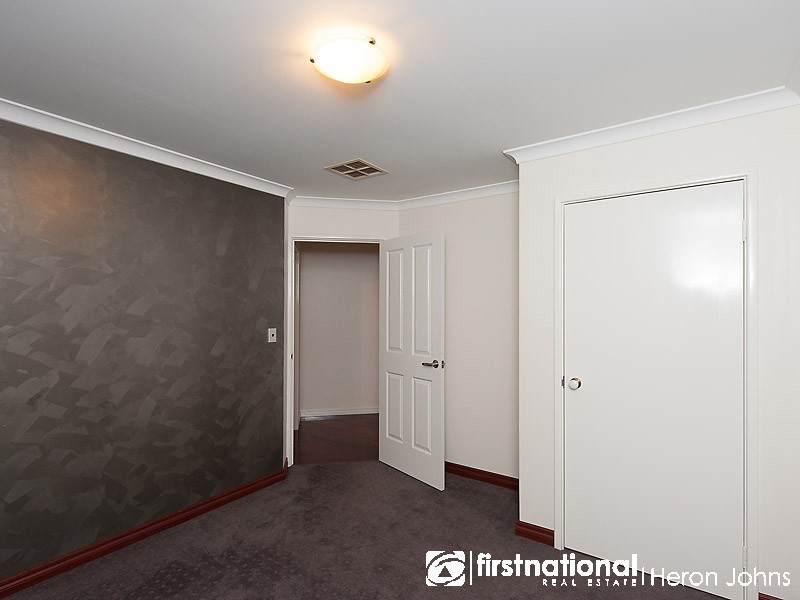 2 Arrowgrass Road, Canning Vale WA 6155