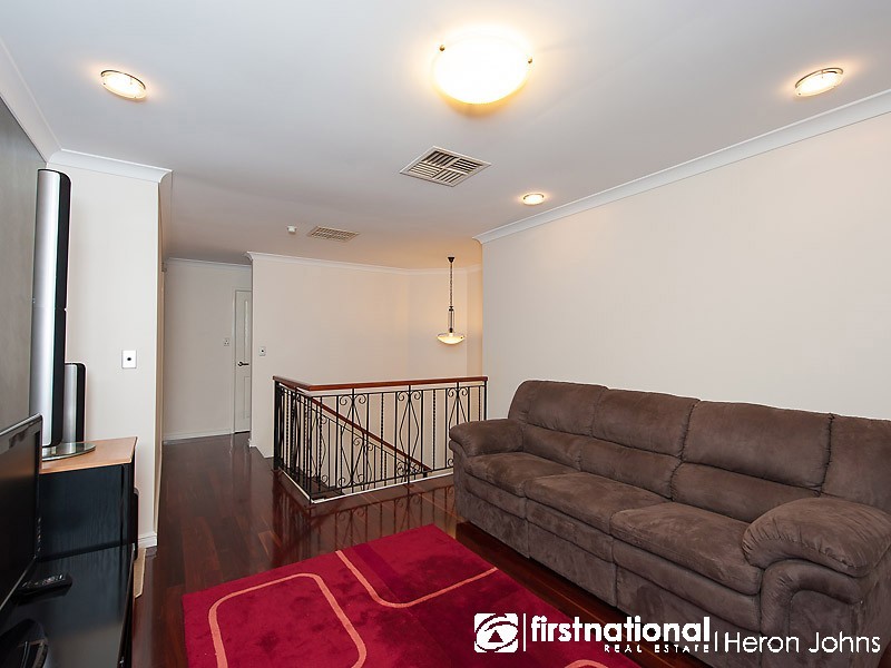 2 Arrowgrass Road, Canning Vale WA 6155