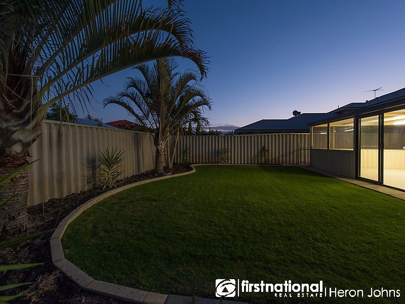 2 Arrowgrass Road, Canning Vale WA 6155