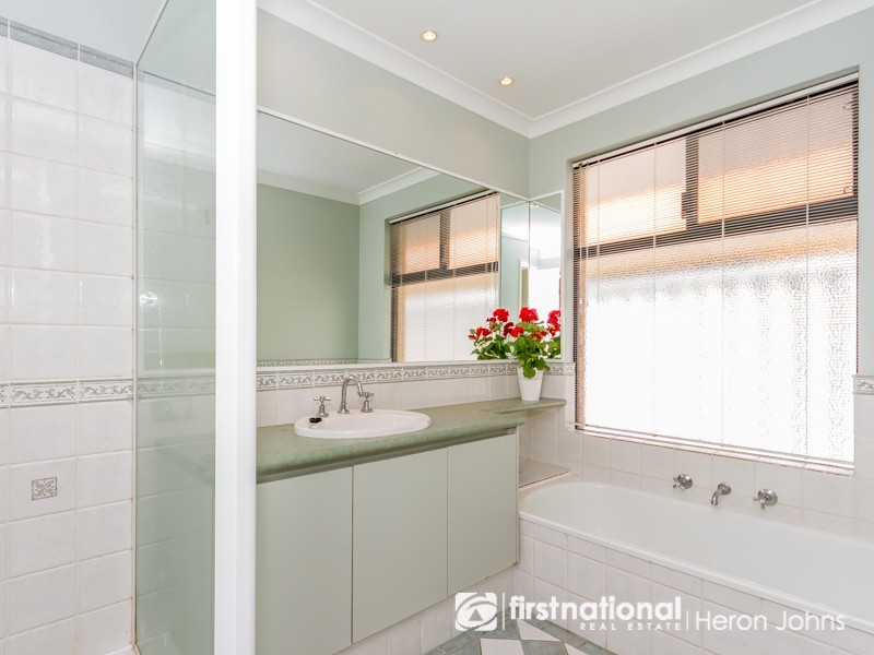 12 Connaught Gardens, Canning Vale WA 6155