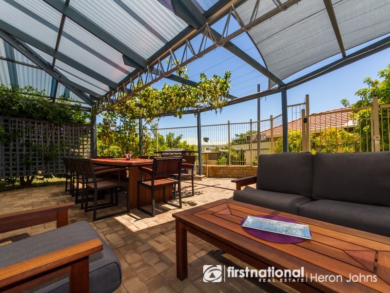 15 Maquire Way, Bull Creek WA 6149