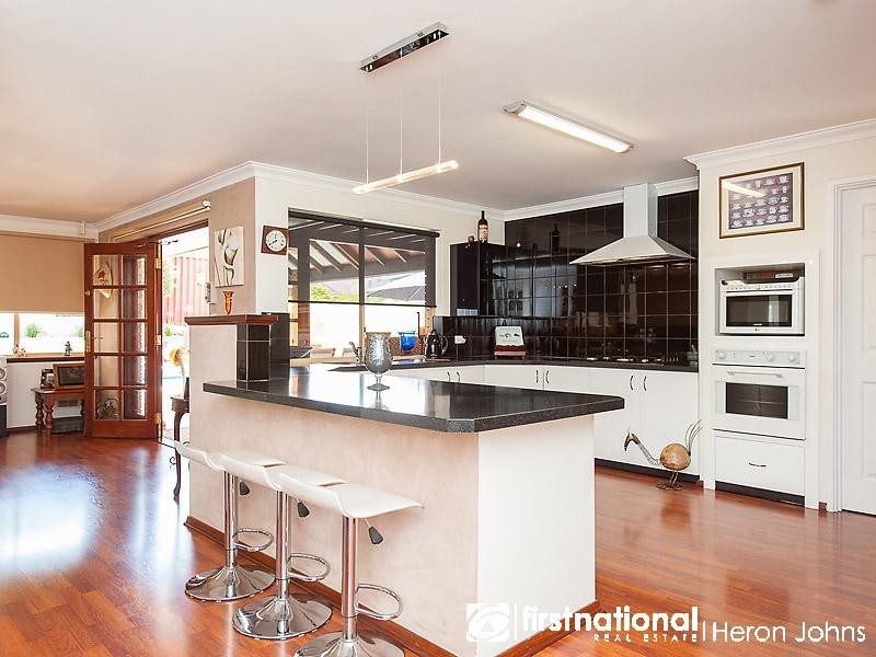 25 Devenish Way, Leeming WA 6149