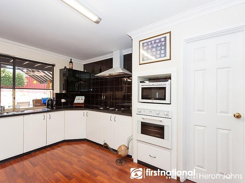 25 Devenish Way, Leeming WA 6149