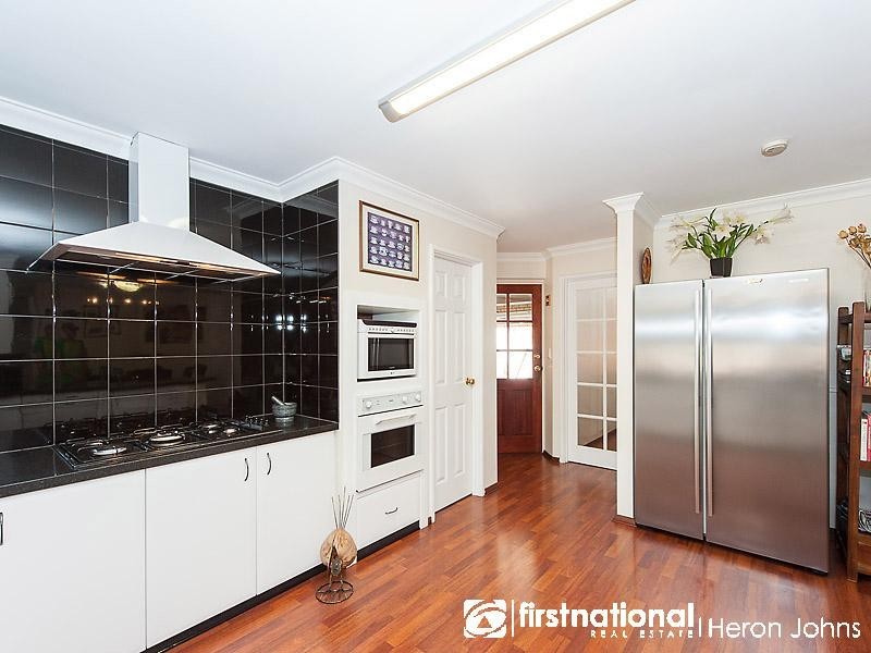 25 Devenish Way, Leeming WA 6149