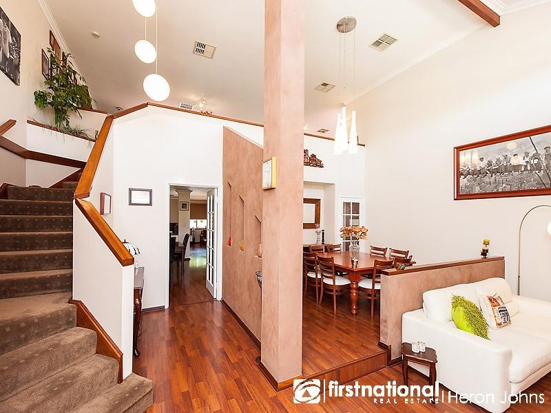 25 Devenish Way, Leeming WA 6149