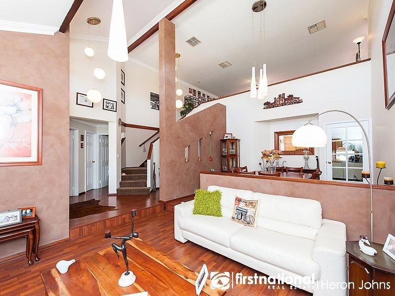 25 Devenish Way, Leeming WA 6149