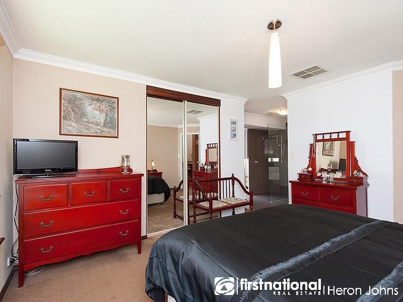 25 Devenish Way, Leeming WA 6149