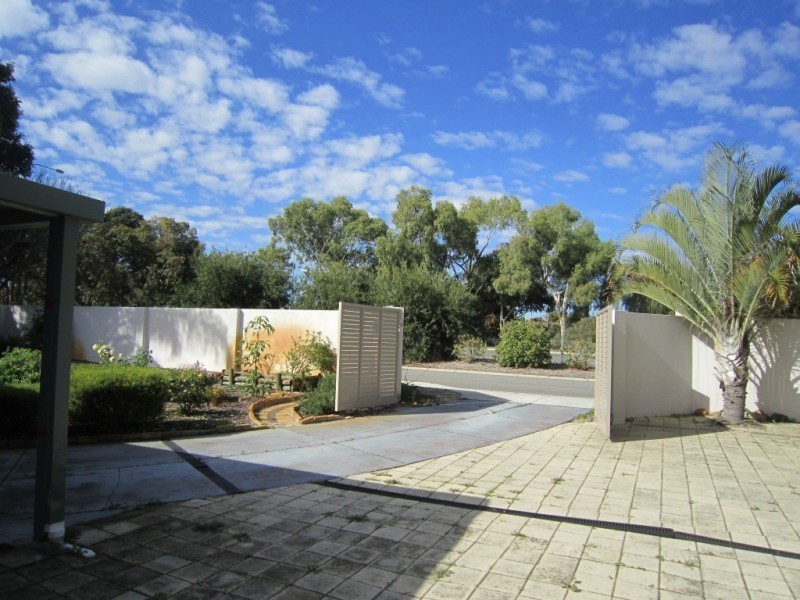 60 Bull Creek Road, Rossmoyne WA 6148