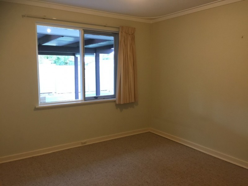 17 Flinders Crescent, Bull Creek WA 6149