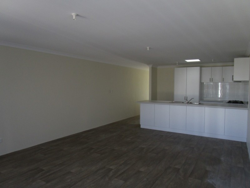 18 Shimmer Street, Wellard WA 6170