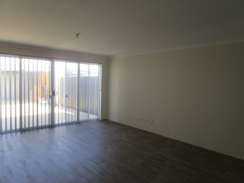 18 Shimmer Street, Wellard WA 6170