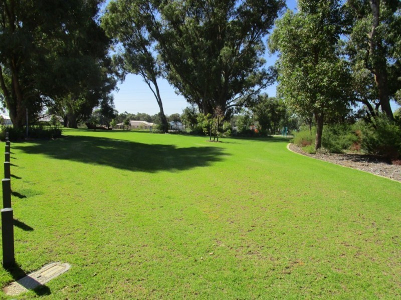18 Shimmer Street, Wellard WA 6170