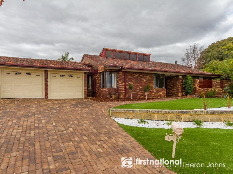 11 Empen Court, Leeming WA 6149
