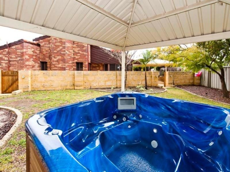 11 Empen Court, Leeming WA 6149