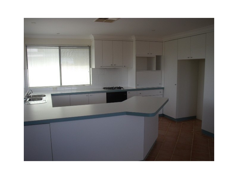 8 Nunn Close, Bateman WA 6150