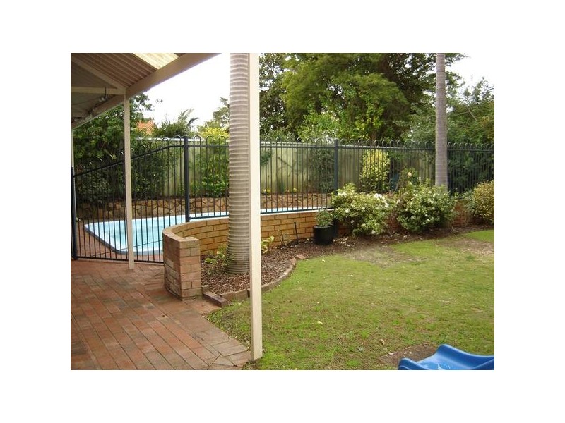 4 Whittaker Crescent, Bull Creek WA 6149