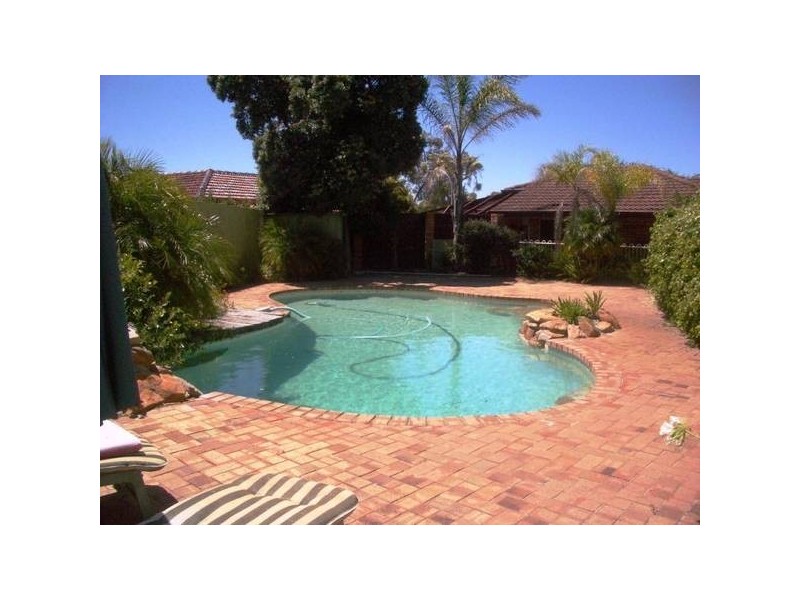 22 Kershaw Gardens, Leeming WA 6149