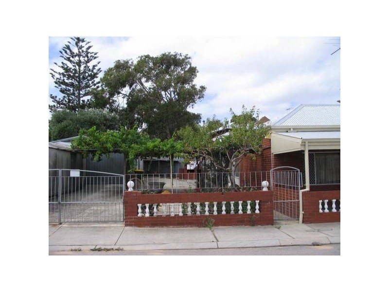 8 Baker Street, Fremantle WA 6160