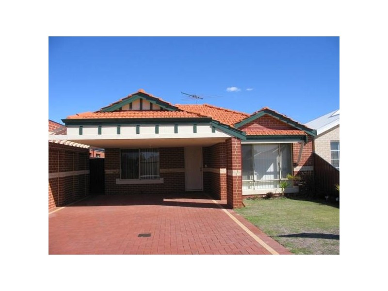 8A Sarah close, Canning Vale WA 6155