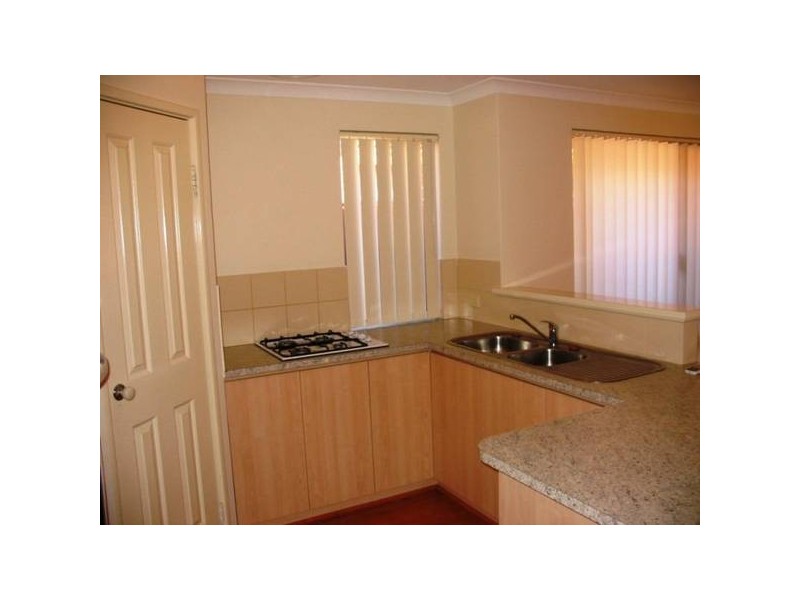 8A Sarah close, Canning Vale WA 6155