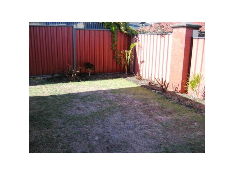 8A Sarah close, Canning Vale WA 6155