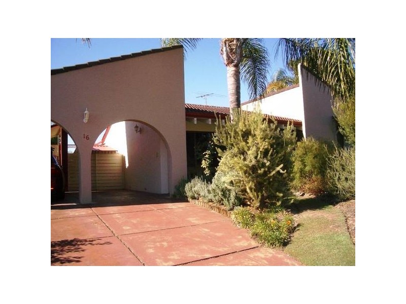 16 Thompson Way, Bull Creek WA 6149