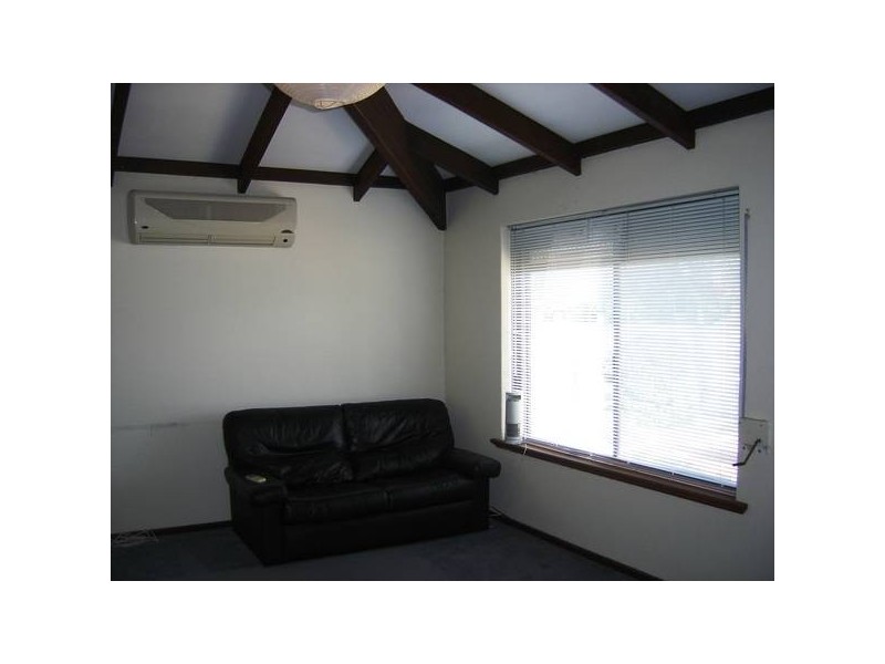 2 Findlay Road, Leeming WA 6149